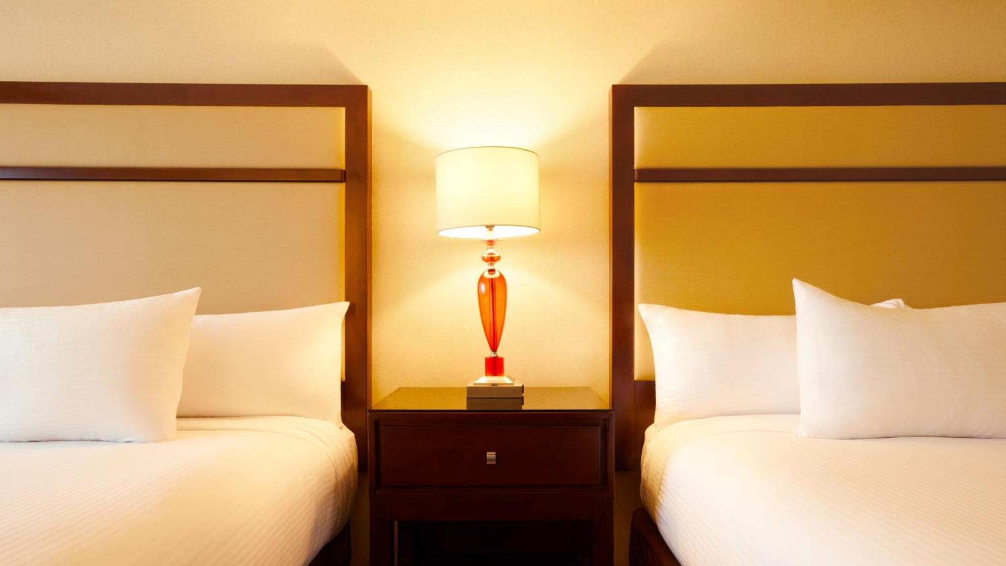 PREMIUM ROOM 2 QUEENS NON-SMOKING